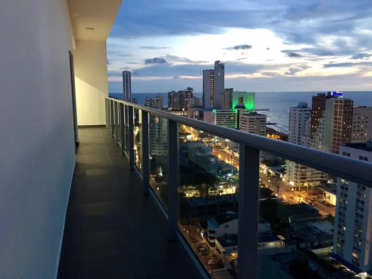 Apartment Luxuriuso Apartament Cartagena